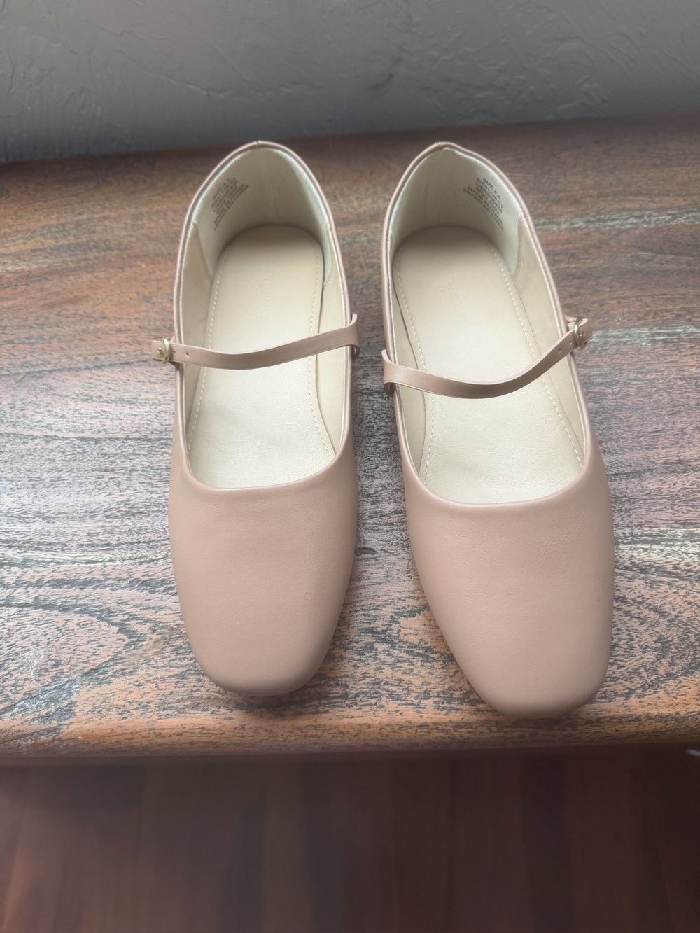 Banana Republic Women's Nude Mary Jane Flats - Classic Neutral Strap NEW NO BOX